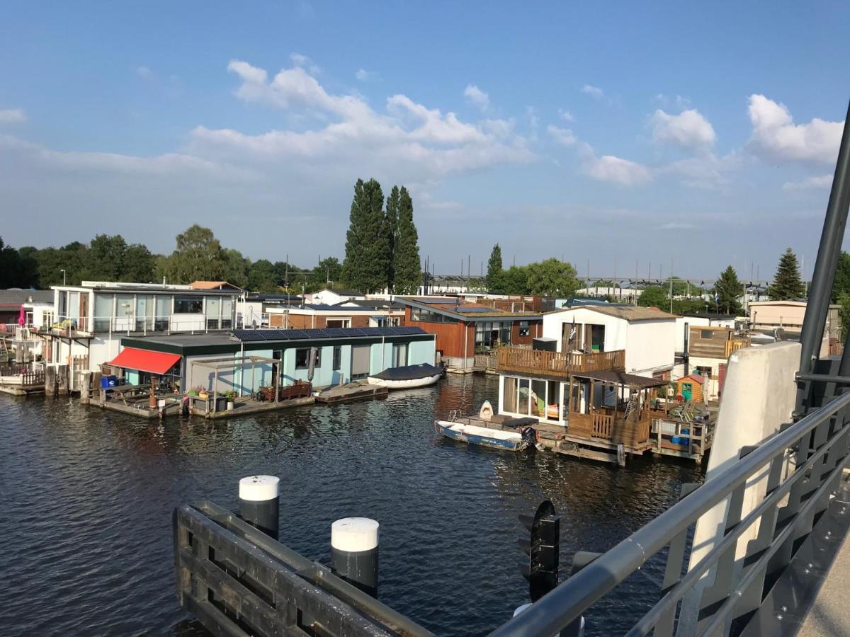 Houseboat Apartment With Water Terrace, Free Parking, Free Bikes & Fast Wifi Amsterdam Exterior foto