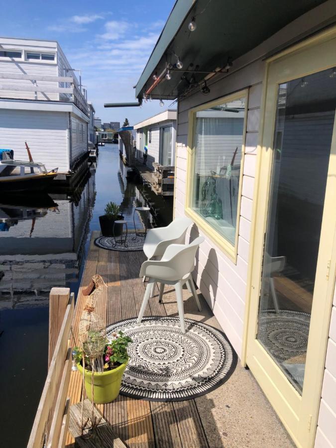 Houseboat Apartment With Water Terrace, Free Parking, Free Bikes & Fast Wifi Amsterdam Exterior foto